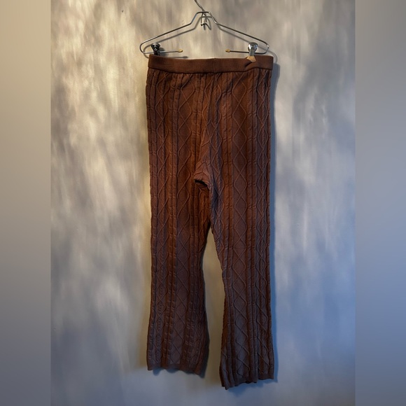 Pink Rose Bellbottom knitted Pants - Picture 2 of 4